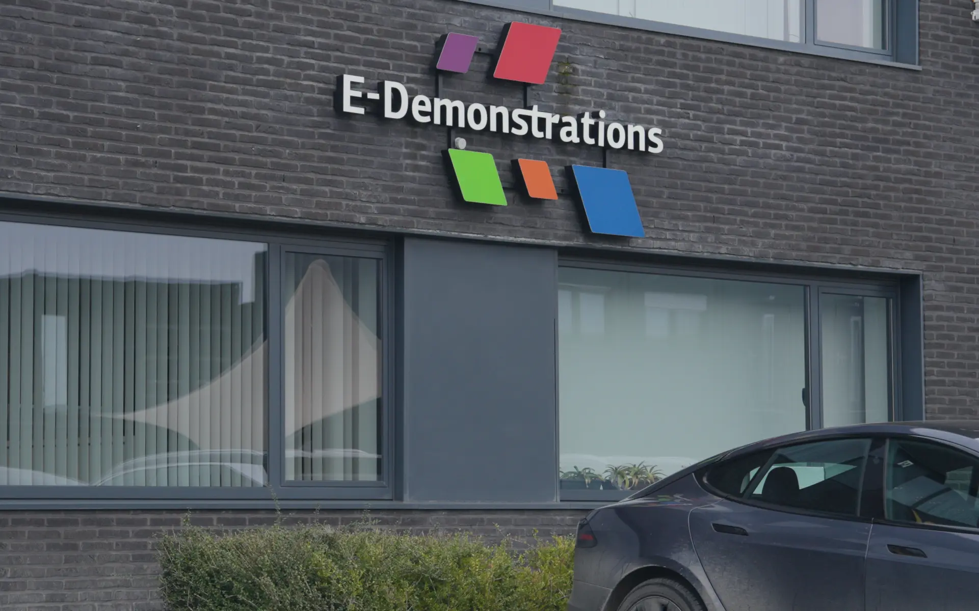 Outdoor E-Demonstrations
