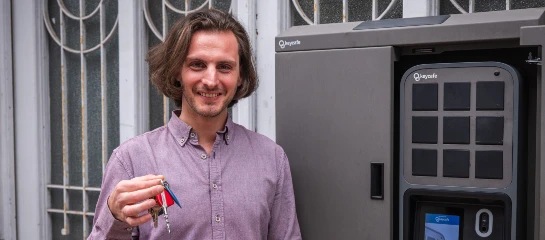 Hôtes en Nord Achieves a 96% Airbnb Self Check-In Rate with Automated Key Handover