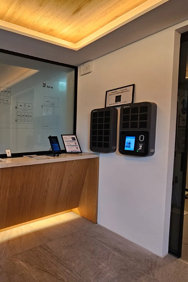 Walll-mounted SmartBoxes in the LUXE TECH VILLA ASHITOKU lobby