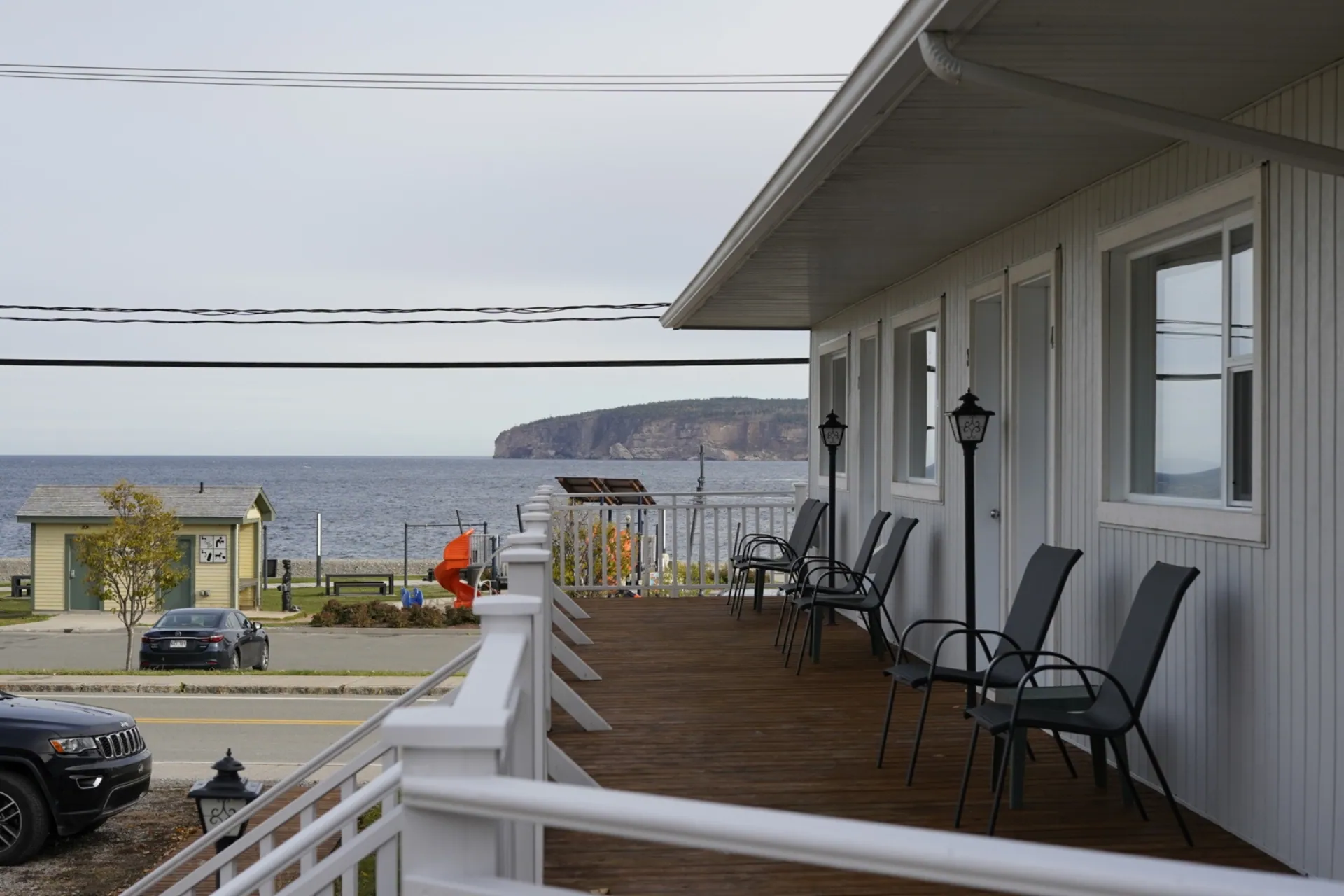 Motel Impérial's deck overlooking the coastline