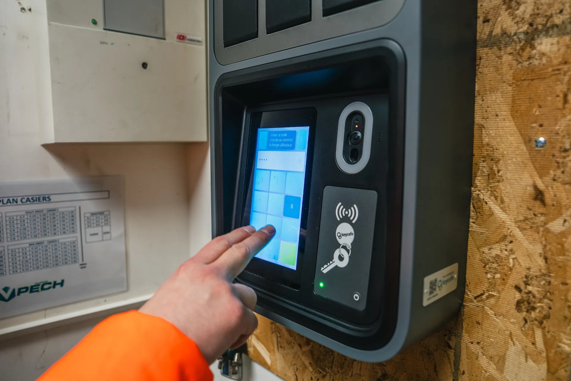 Keycafe Smartbox being used