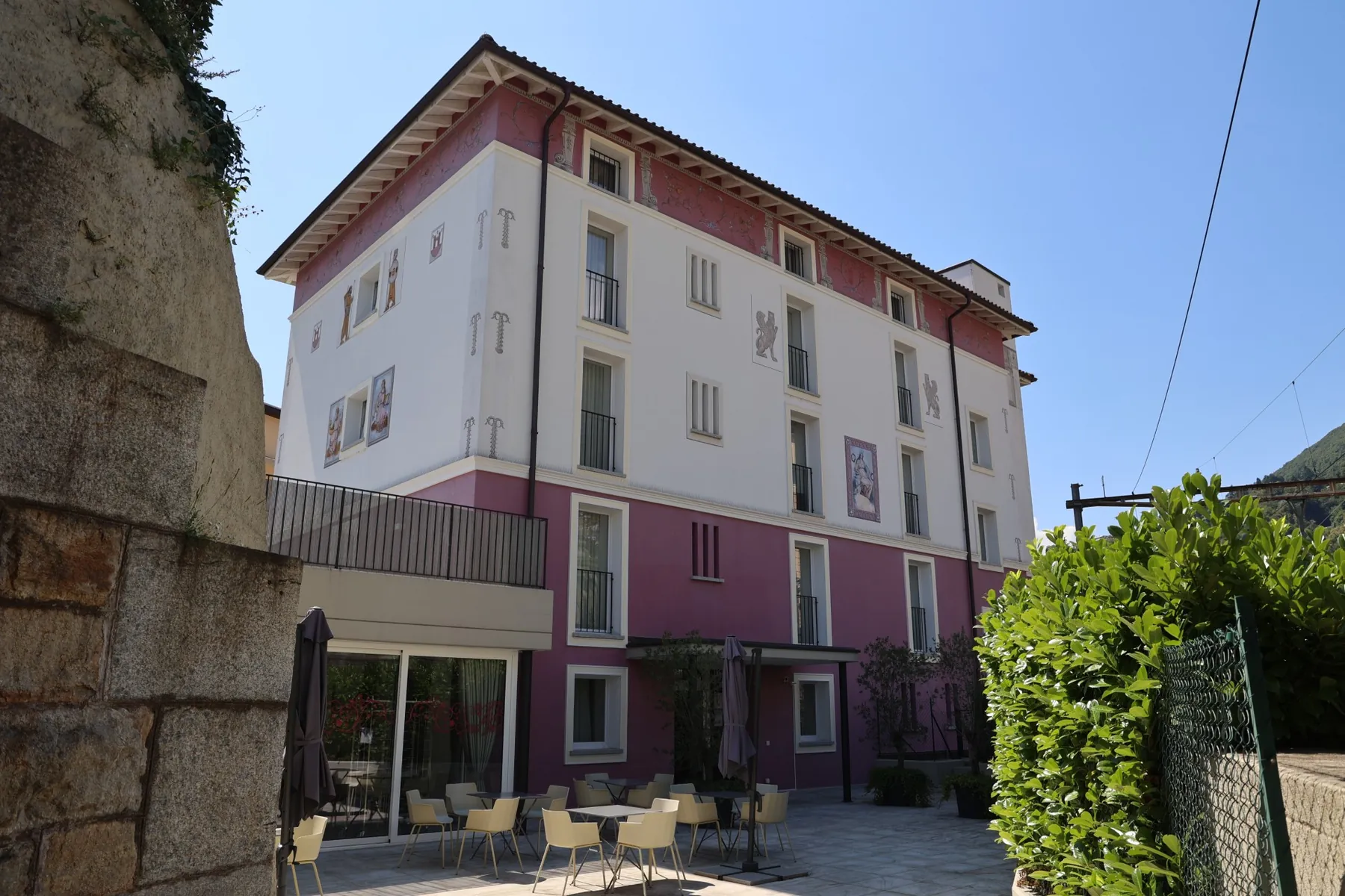 Exterior of Miralago Locarno Easy Rooms