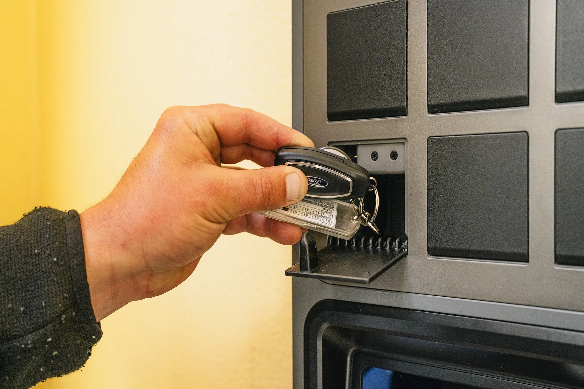 key dropoff in the Keycafe SmartBox MS5