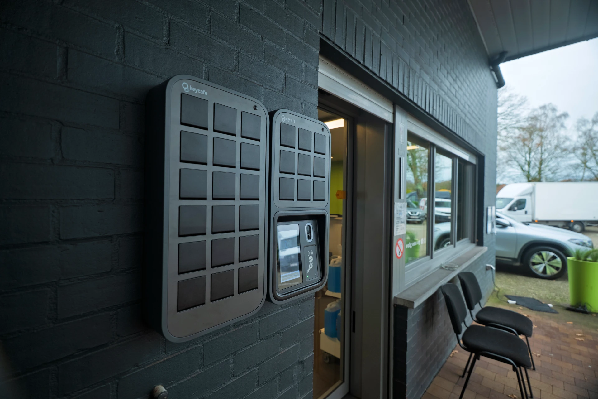 MS5 and MS5E-18 SmartBoxes installed outside the VAG nv office
