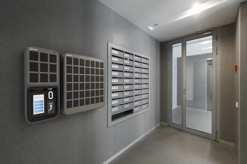 Keycafe Smartbox MS5 en el lobby de un edificio