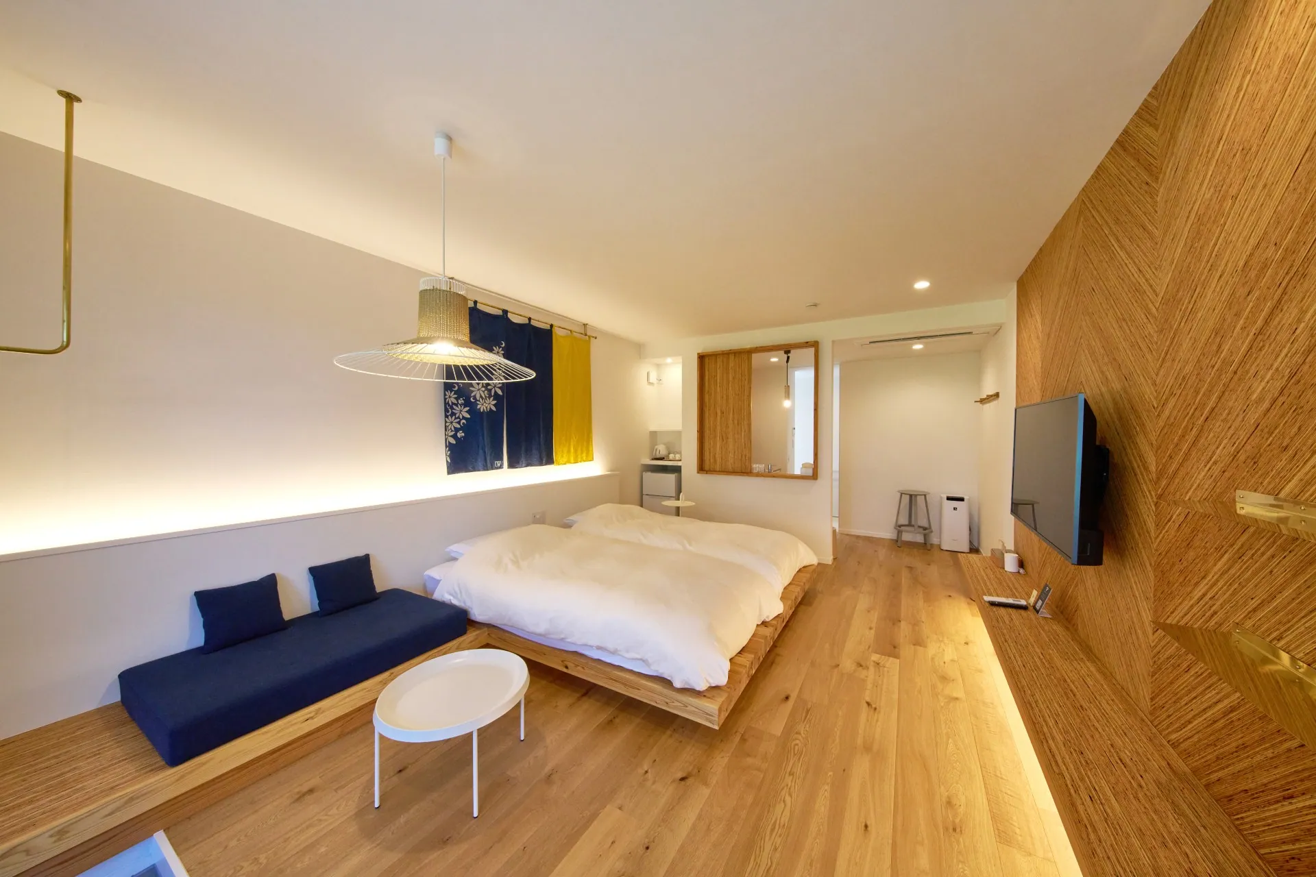 Second angle of the interior of a LUXE TECH VILLA ASHITOKU room