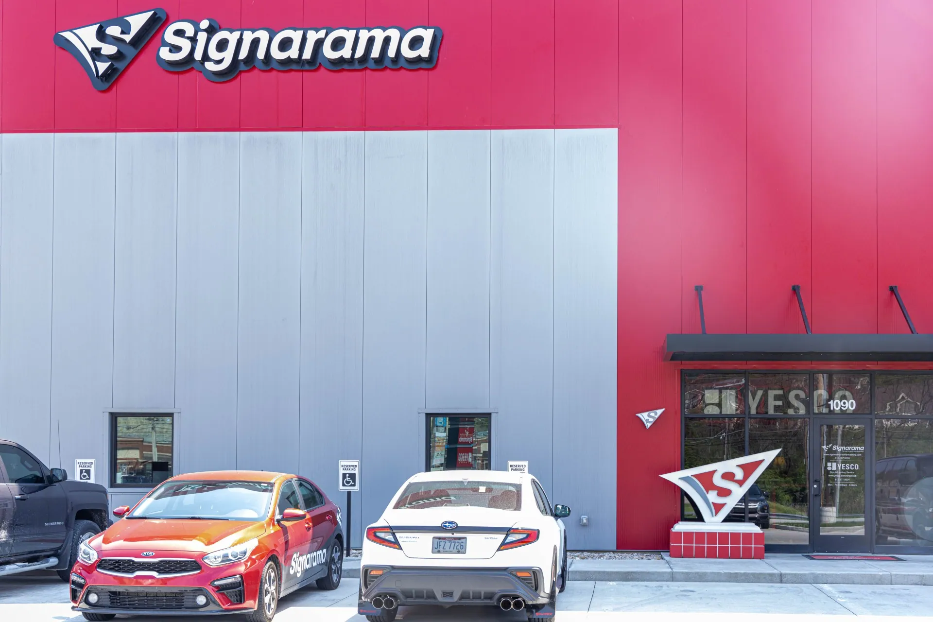 Exterior of the Signarama Lawrenceburg office
