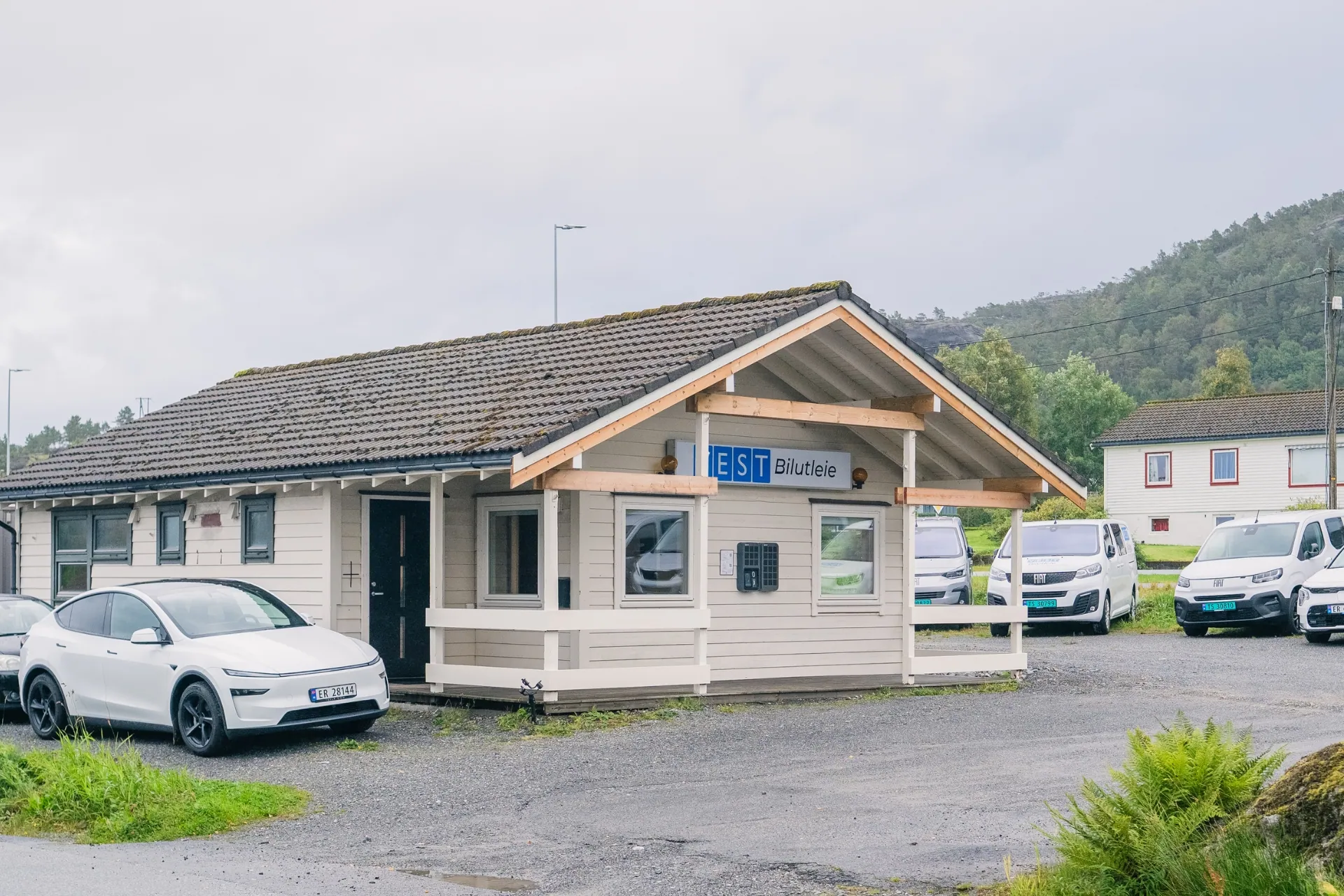 Exterior view of the Vest Bilutleie car rental location