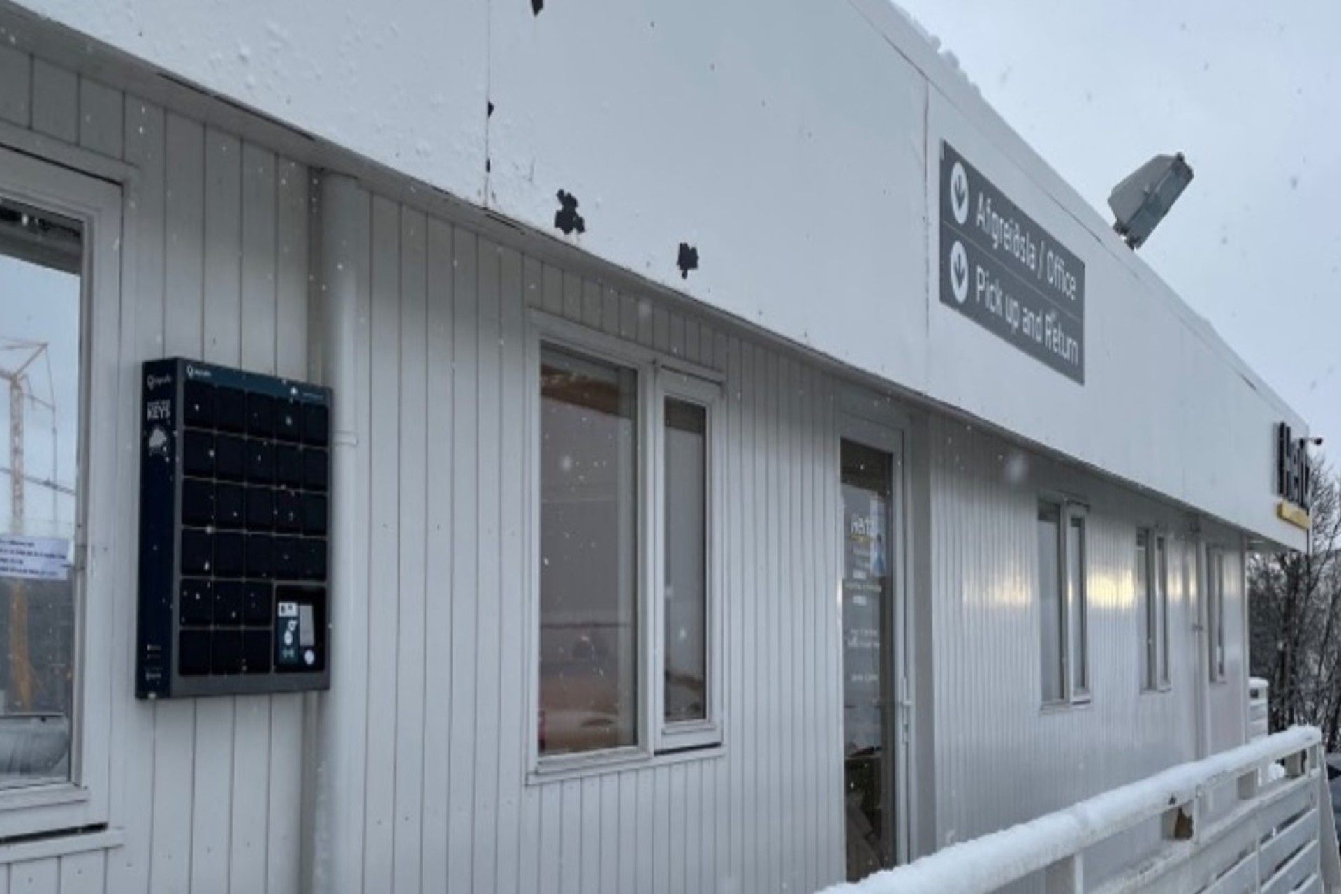 Hertz Iceland Enhances Their After-Hours Rental Procedure with Keycafe