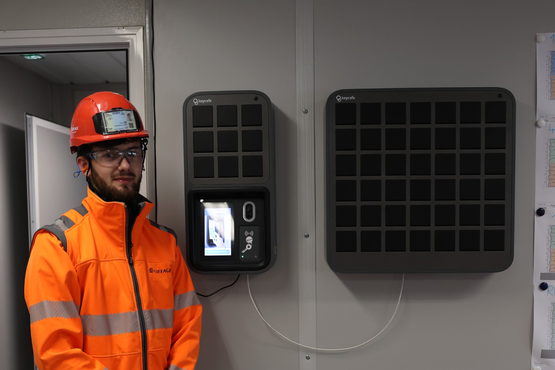 A Eiffage Construction utiliza o Keycafe para automatizar o acesso por chave no local de trabalho