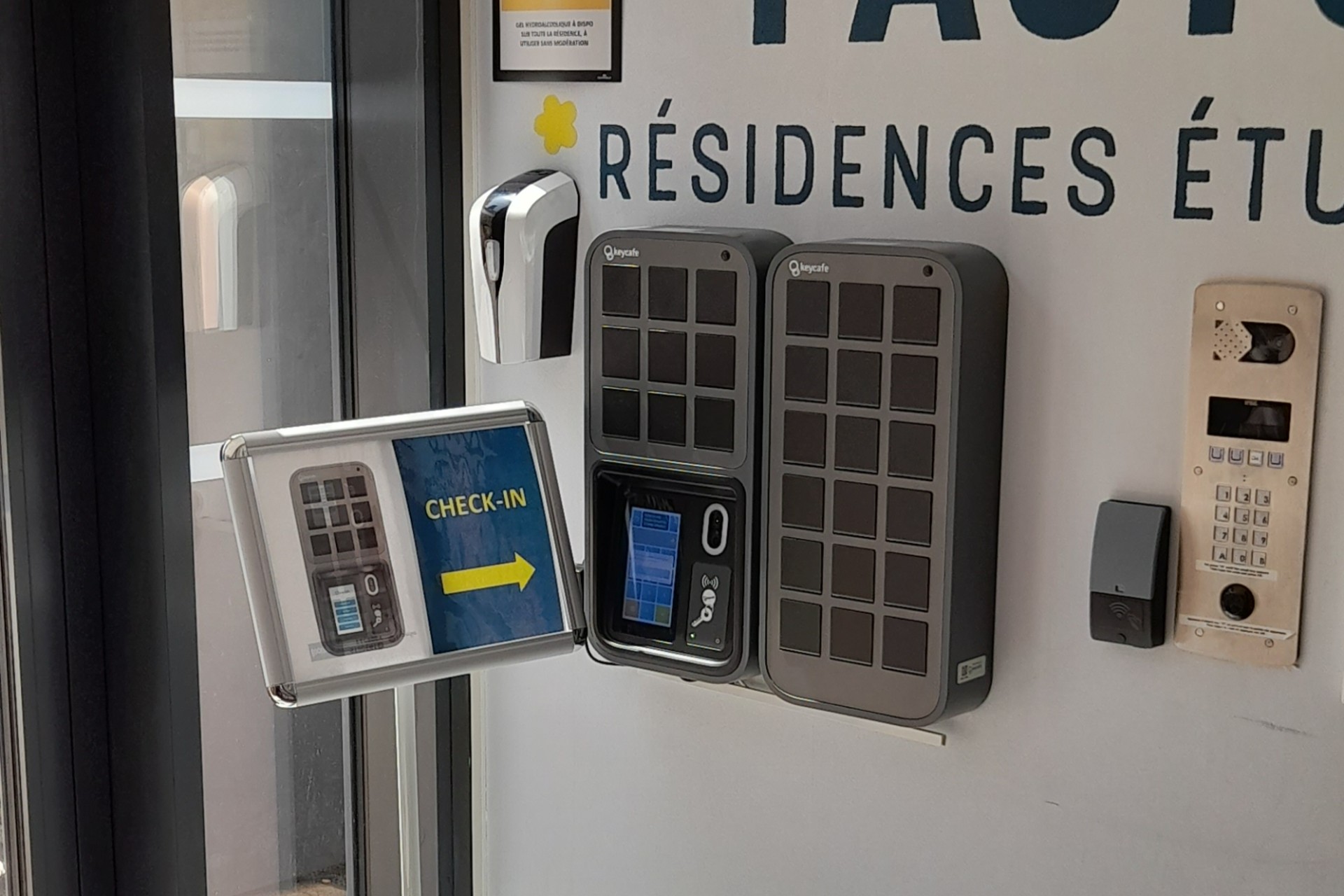 The Student Factory in Paris-Bagnolet Replaces the Night Shift with Keycafe